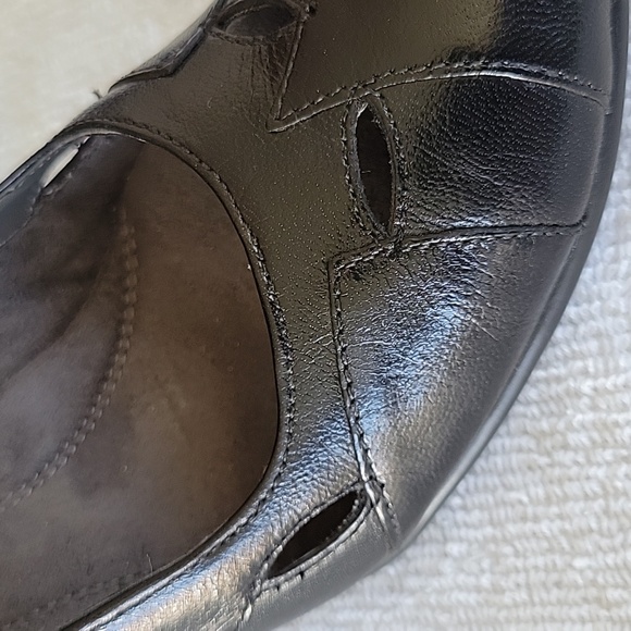 AEROSOLES black leather heels. 3" heel. NWOT - Picture 2 of 5